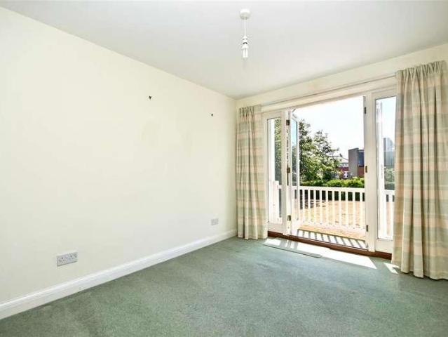 Flat for sale in Eastbourne, East Sussex