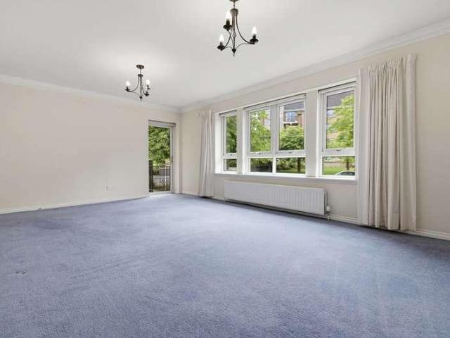 Flat for sale in Maryhill, Scotland