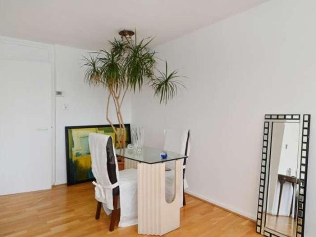 Flat for sale in London Yard, Isle Of Dogs