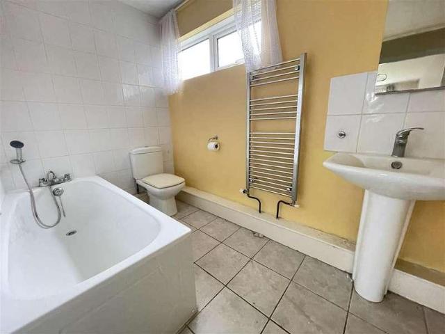 Flat for sale in Salisbury, Wiltshire
