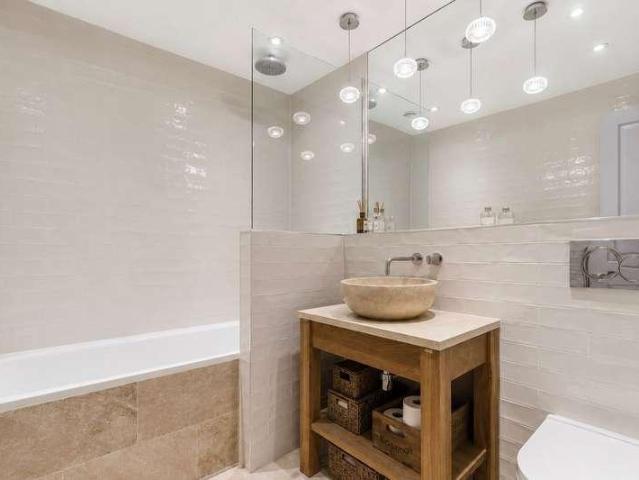Flat for sale in Black Bourton, Oxfordshire