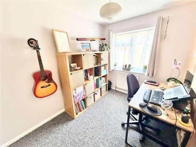 Flat for sale in Alder Hills, Poole