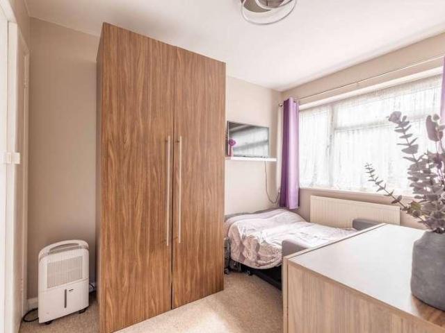 Flat for sale in Denham, Gerrards Cross and Chalfonts Community Board, Denham Garden Village