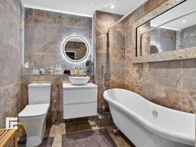 Flat for sale in Cardiff City Centre, Cardiff