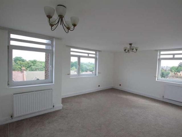 Flat for sale in Gants Hill, Greater London
