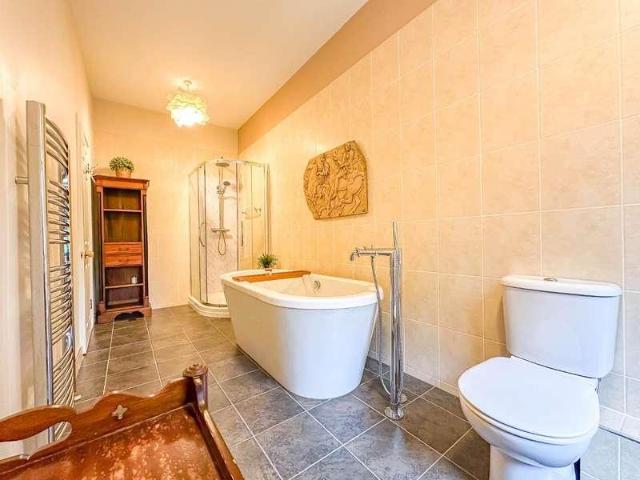 Flat for sale in Heaton Mersey, Greater Manchester