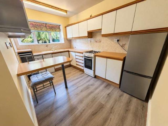 Flat for sale in London Borough of Ealing, Greater London