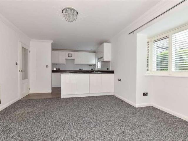 Flat for sale in Longport, The Bridge