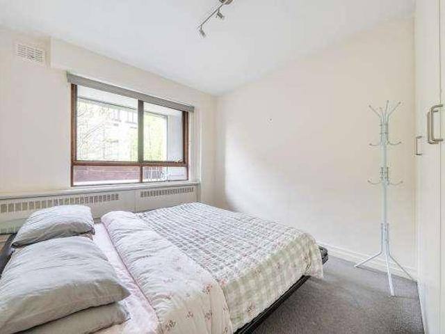 Flat for sale in St. John's Wood, Greater London