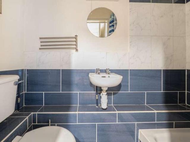 Flat for sale in Key Street, Suffolk