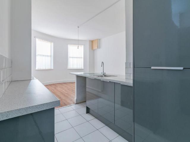 Flat for sale in Toxteth, Liverpool