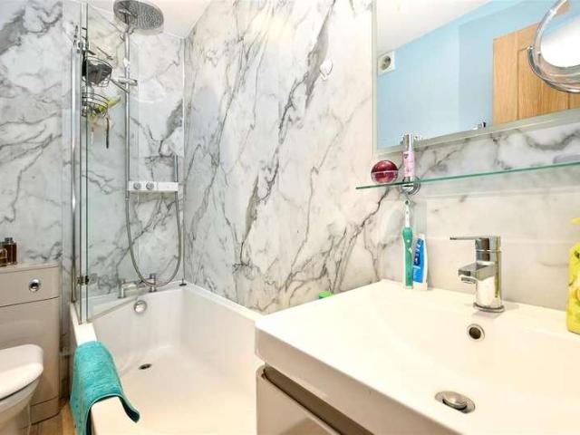 Flat for sale in Eastbourne, East Sussex