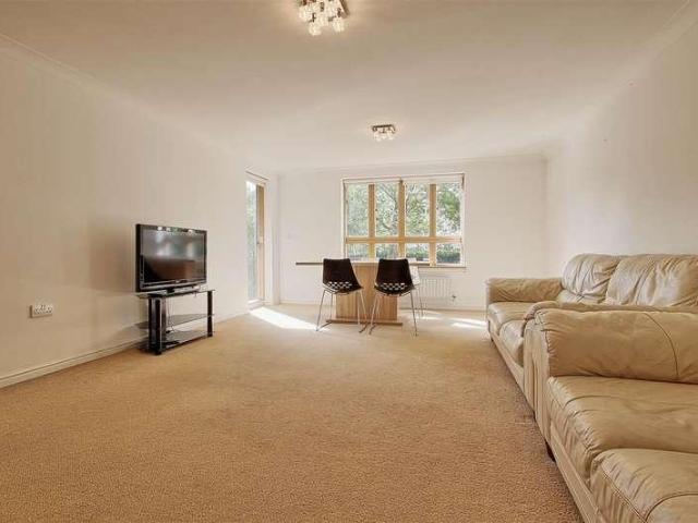 Flat for sale in Chesterton, Arbury