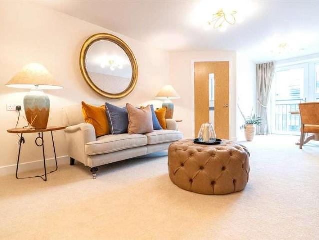 Flat for sale in Thatcham, West Berkshire