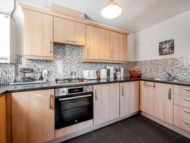 Flat for sale in Dunstable, Bedfordshire