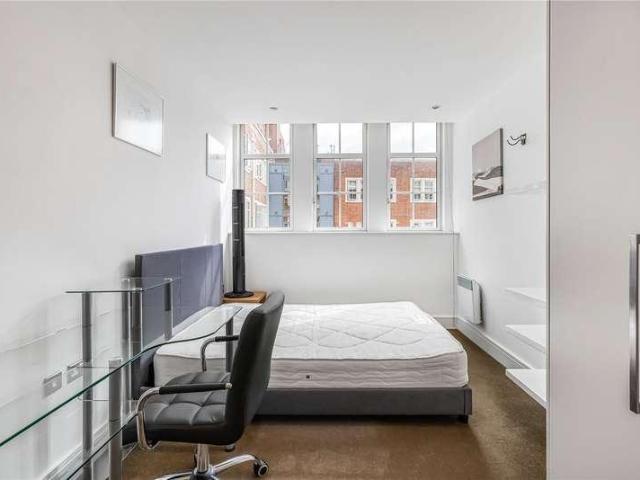 Flat for sale in Westminster, Greater London
