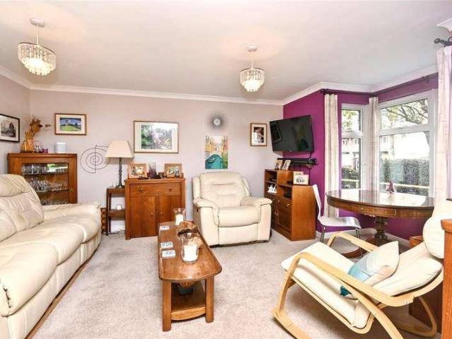 Flat for sale in Roselands, Eastbourne