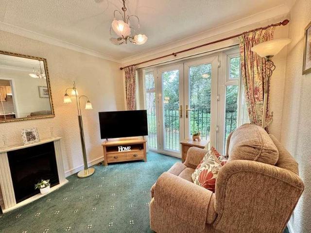 Flat for sale in Bramhall, Greater Manchester