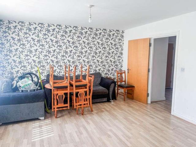 Flat for sale in Doffcocker, Lee Bank
