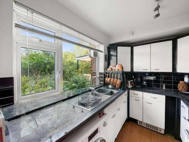 Flat for sale in London Borough of Ealing, Hanwell