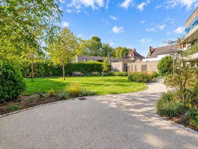 Flat for sale in Cossall Estate, Greater London