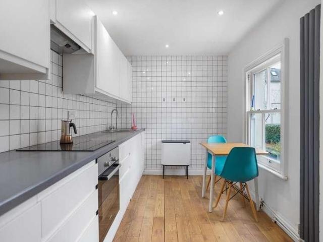 Flat for sale in Peckham, Greater London