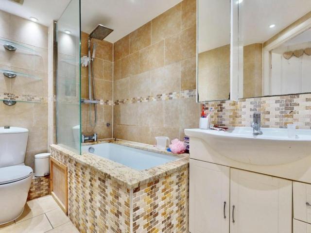 Flat for sale in Chadwell Heath, Isle Of Man