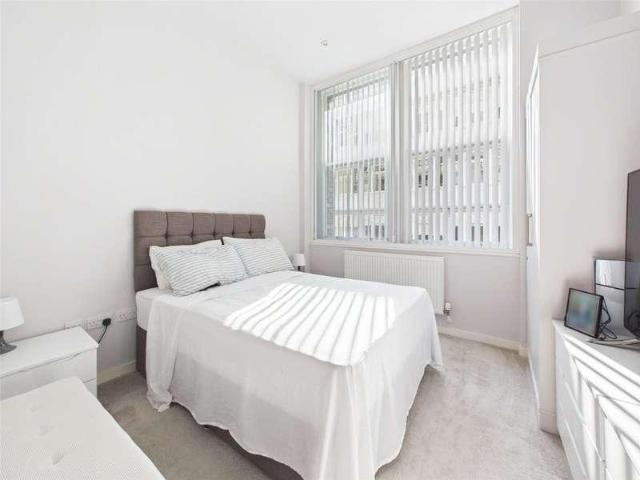 Flat for sale in Calderstones