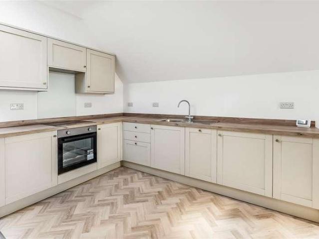 Flat for sale in London Borough of Croydon, South Norwood