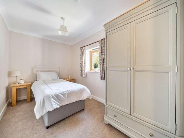 Flat for sale in Cogges, West Oxfordshire