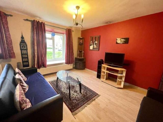 Flat for sale in The Slade, Oxfordshire
