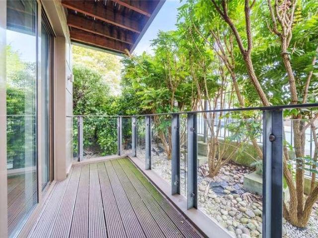 Flat for sale in Buckhurst Hill, Buckhurst Hill