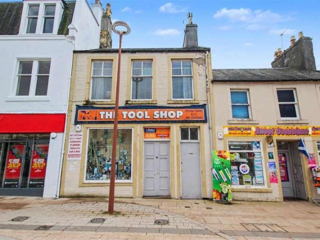 Flat for sale in Lanark, Scotland