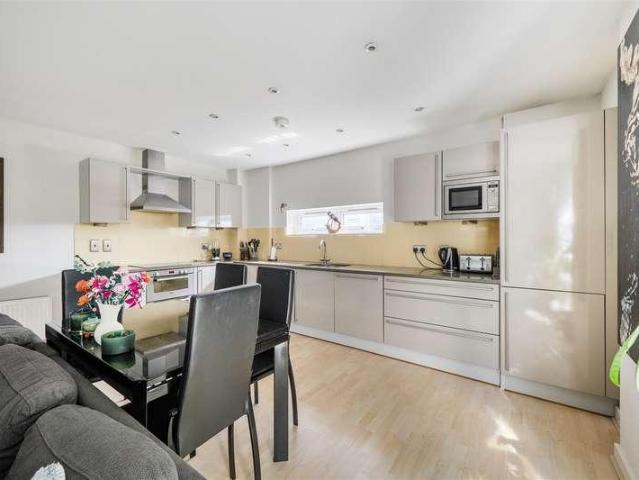 Flat for sale in Newtown, Reading