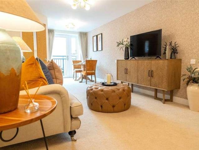 Flat for sale in Thatcham, West Berkshire