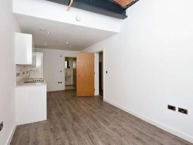 Flat for sale in Georgia, Greater Manchester