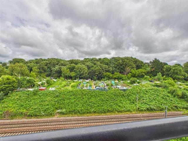 Flat for sale in Greaves, Bare