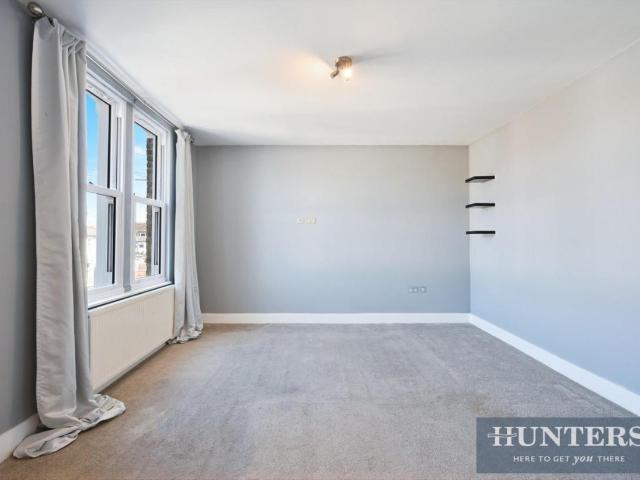 Flat for sale in The Wrythe, Greater London