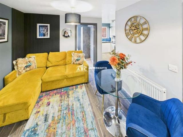 Flat for sale in Wealdstone, Greater London