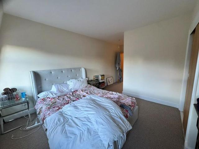 Flat for sale in London Borough of Hounslow, Greater London