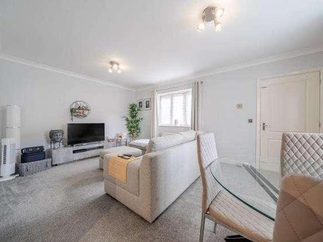 Flat for sale in Walton, Aylesbury