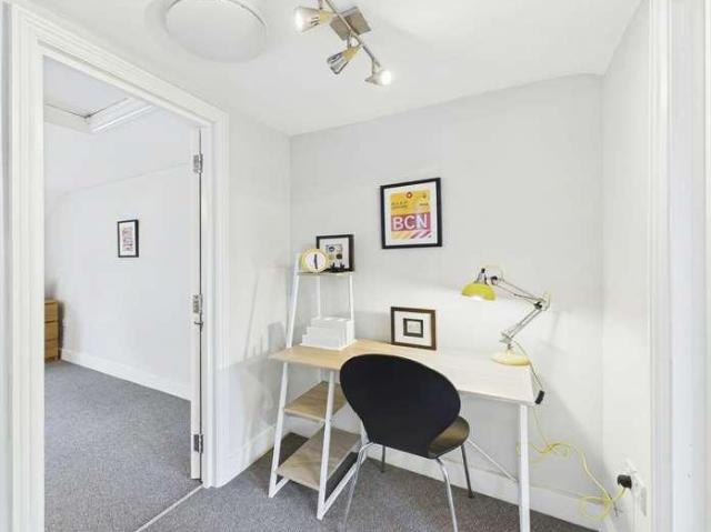 Flat for sale in Reading