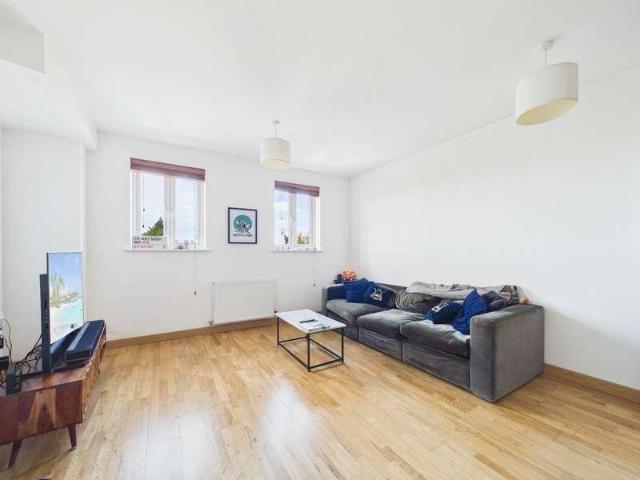 Flat for sale in King's Walden, Hertfordshire