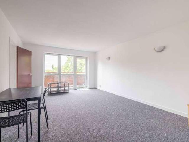 Flat for sale in Slough