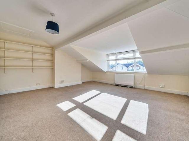 Flat for sale in Furze Platt, Maidenhead