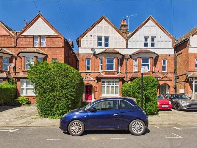 Flat for sale in Streatham, Greater London