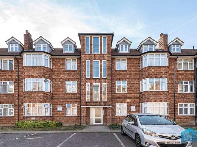 Flat for sale in Brunswick Park, Greater London