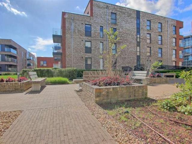 Flat for sale in Arbury, Cambridgeshire