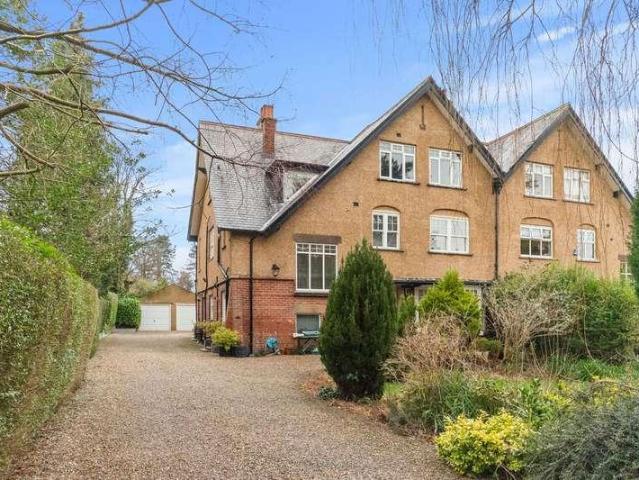 Flat for sale in Duchy, Harrogate