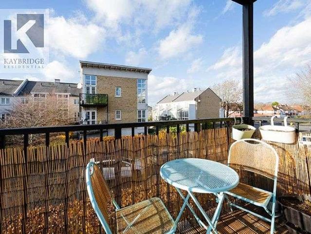 Flat for sale in West Ewell, Ewell